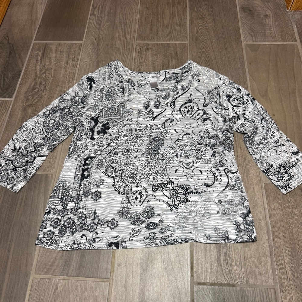 Chico’s Size 3 Women's Black and White Paisley Top 3/4 Sleeve V-Neck